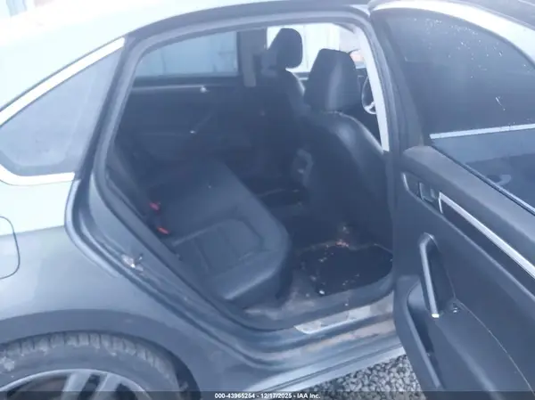 1VWDT7A32HC059200 2017 VOLKSWAGEN PASSAT - Image 8