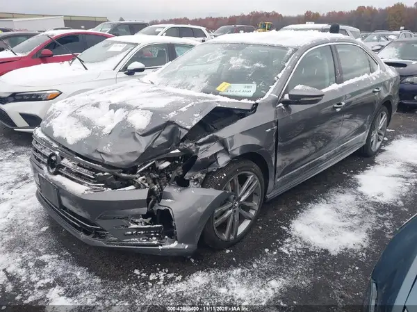 1VWDT7A32HC060315 2017 VOLKSWAGEN PASSAT - Image 2