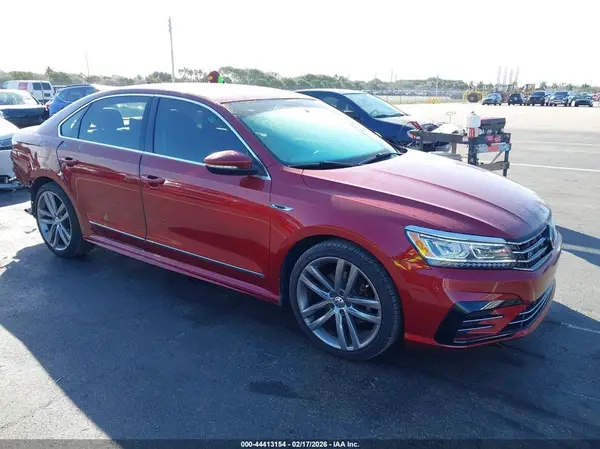 1VWDT7A32HC060721 2017 VOLKSWAGEN PASSAT - Image 1