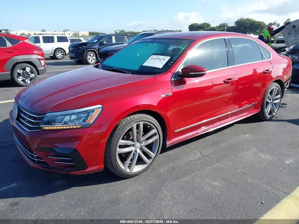 1VWDT7A32HC060721 2017 VOLKSWAGEN PASSAT - Image 2