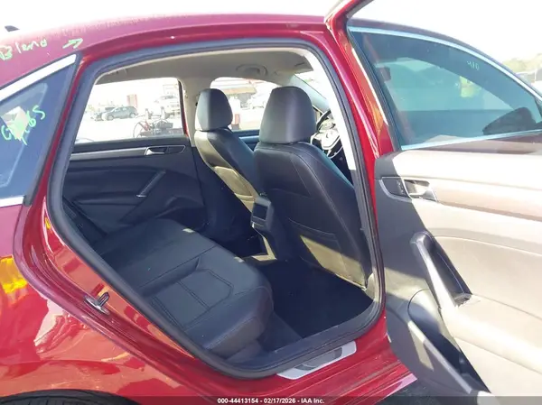 1VWDT7A32HC060721 2017 VOLKSWAGEN PASSAT - Image 8