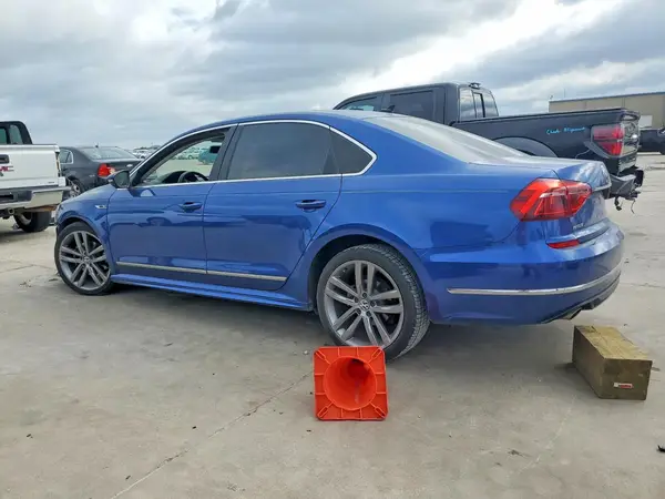 1VWDT7A32HC060962 2017 VOLKSWAGEN PASSAT - Image 2