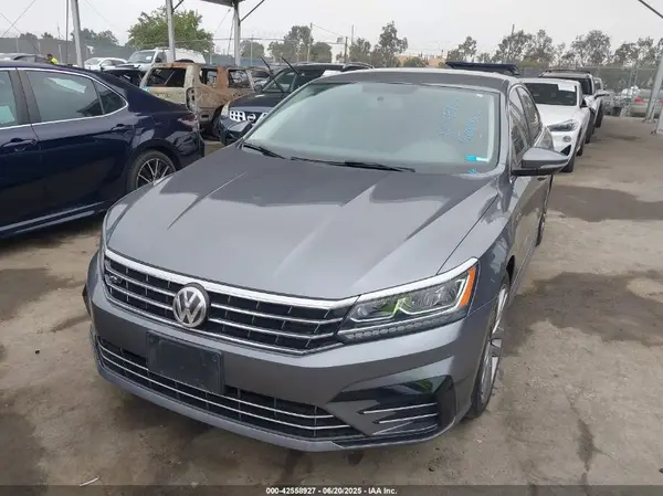 1VWDT7A32HC063344 2017 VOLKSWAGEN PASSAT - Image 2