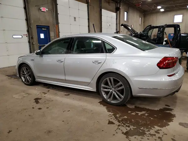 1VWDT7A32HC064025 2017 VOLKSWAGEN PASSAT - Image 2