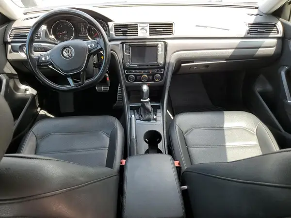 1VWDT7A32HC064770 2017 VOLKSWAGEN PASSAT - Image 8