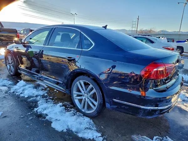 1VWDT7A32HC066745 2017 VOLKSWAGEN PASSAT - Image 2