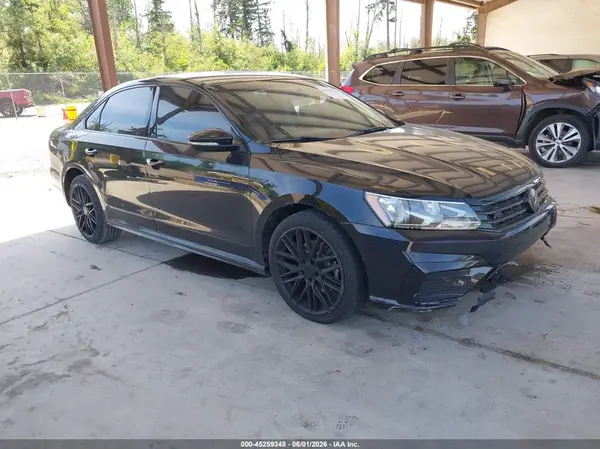 1VWDT7A32HC068592 2017 VOLKSWAGEN PASSAT - Image 1