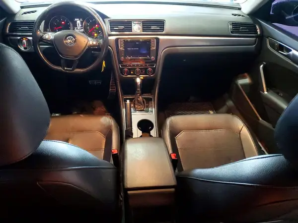 1VWDT7A32HC069631 2017 VOLKSWAGEN PASSAT - Image 8