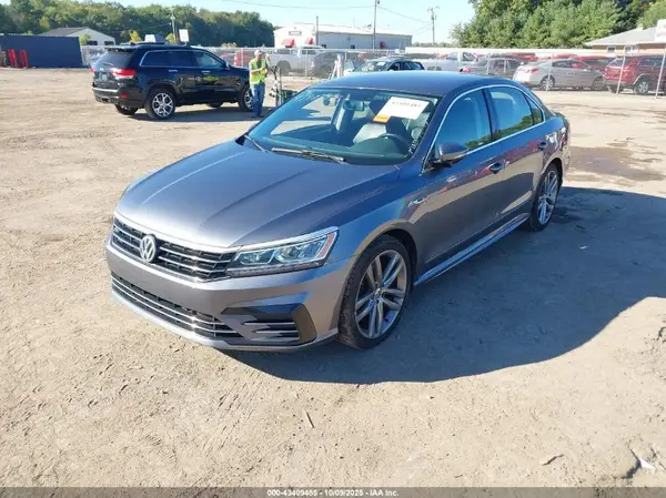 1VWDT7A32HC069757 2017 VOLKSWAGEN PASSAT - Image 2