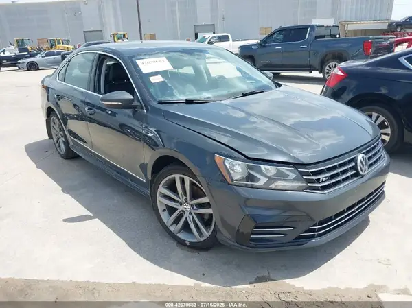 1VWDT7A32HC071413 2017 VOLKSWAGEN PASSAT - Image 1