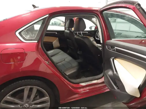 1VWDT7A32HC071461 2017 VOLKSWAGEN PASSAT - Image 8