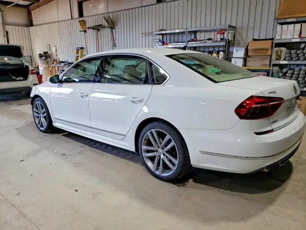 1VWDT7A32HC071539 2017 VOLKSWAGEN PASSAT - Image 2