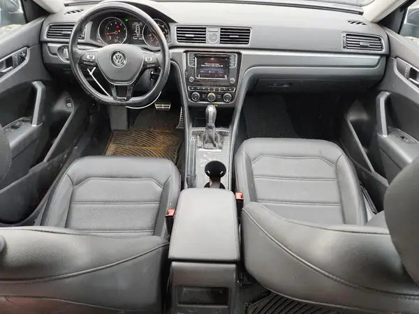 1VWDT7A32HC071699 2017 VOLKSWAGEN PASSAT - Image 8