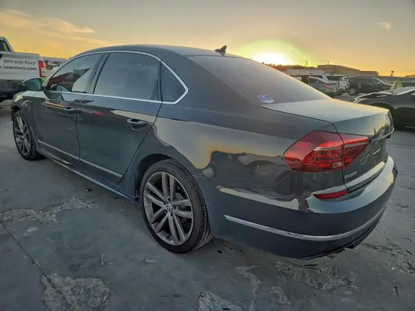 1VWDT7A32HC073050 2017 VOLKSWAGEN PASSAT - Image 2
