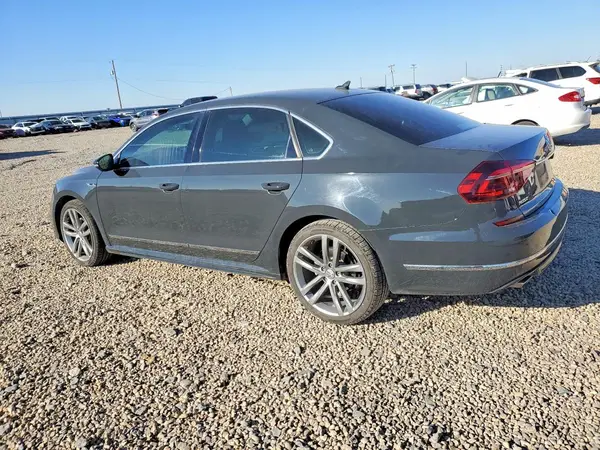 1VWDT7A32HC075137 2017 VOLKSWAGEN PASSAT - Image 2