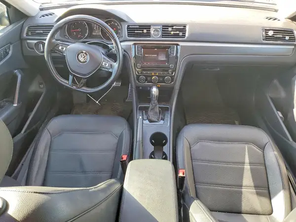 1VWDT7A32HC075137 2017 VOLKSWAGEN PASSAT - Image 8