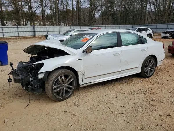 1VWDT7A32HC076398 2017 VOLKSWAGEN PASSAT - Image 1