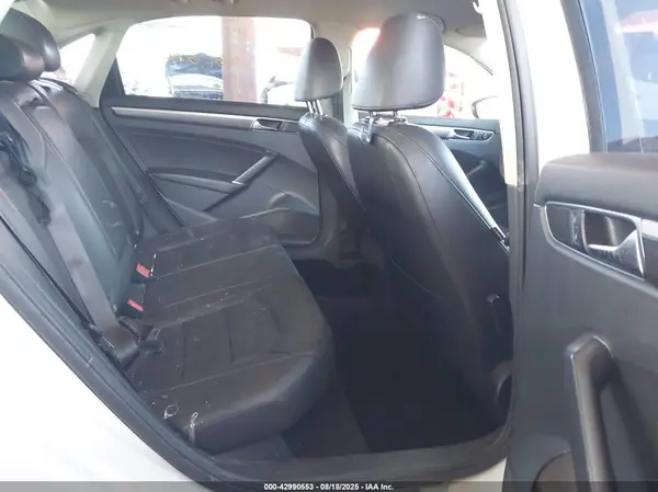 1VWDT7A32HC078796 2017 VOLKSWAGEN PASSAT - Image 8