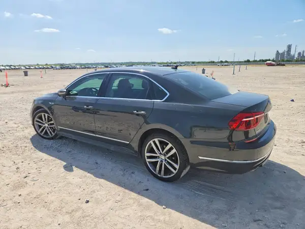 1VWDT7A32HC084100 2017 VOLKSWAGEN PASSAT - Image 2