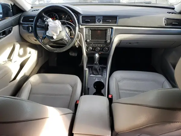 1VWDT7A33HC001306 2017 VOLKSWAGEN PASSAT - Image 8