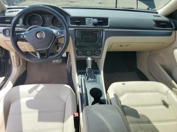 1VWDT7A33HC001502 2017 VOLKSWAGEN PASSAT - Image 8