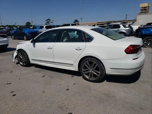 1VWDT7A33HC005484 2017 VOLKSWAGEN PASSAT - Image 2