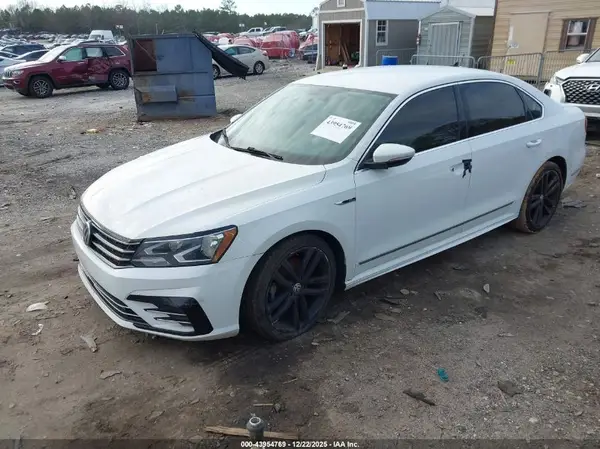 1VWDT7A33HC015240 2017 VOLKSWAGEN PASSAT - Image 2