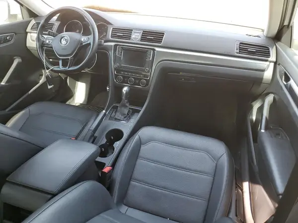 1VWDT7A33HC017067 2017 VOLKSWAGEN PASSAT - Image 8