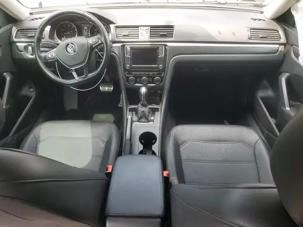 1VWDT7A33HC021734 2017 VOLKSWAGEN PASSAT - Image 8