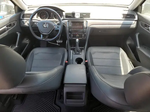 1VWDT7A33HC025833 2017 VOLKSWAGEN PASSAT - Image 8
