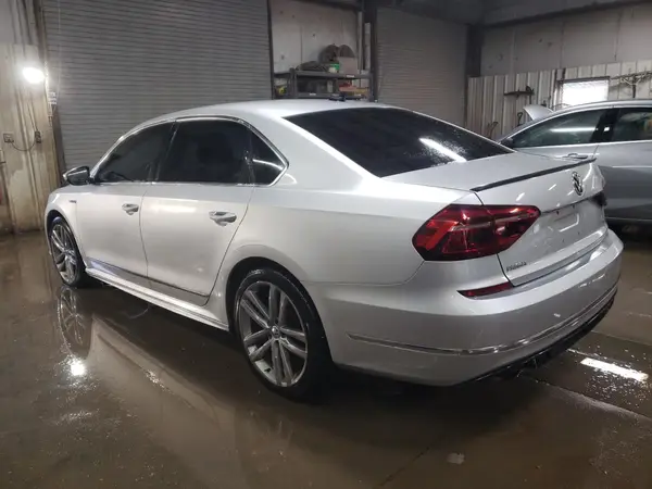 1VWDT7A33HC030062 2017 VOLKSWAGEN PASSAT - Image 2