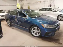 1VWDT7A33HC033883 2017 VOLKSWAGEN PASSAT