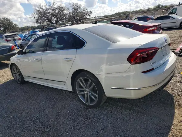 1VWDT7A33HC039618 2017 VOLKSWAGEN PASSAT - Image 2