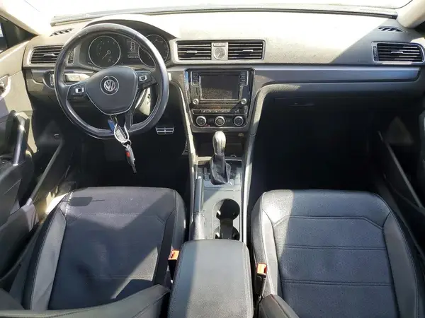 1VWDT7A33HC039618 2017 VOLKSWAGEN PASSAT - Image 8