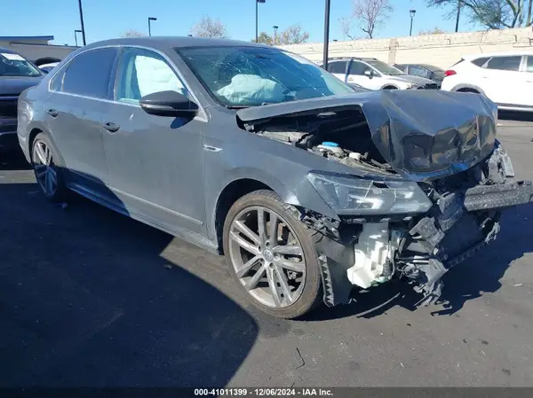 1VWDT7A33HC041594 2017 VOLKSWAGEN PASSAT - Image 1