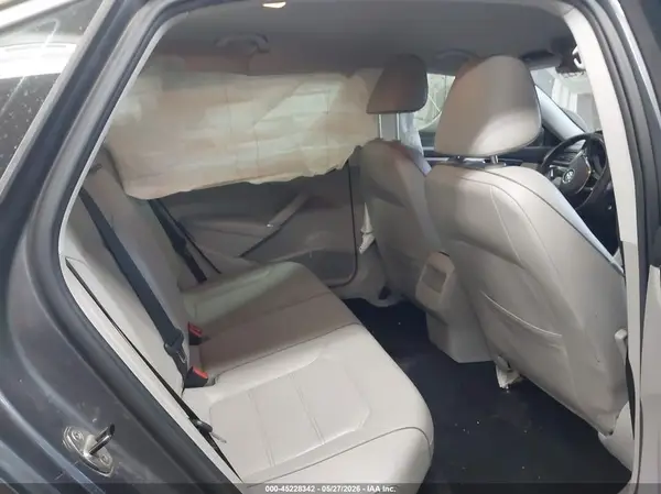 1VWDT7A33HC042390 2017 VOLKSWAGEN PASSAT - Image 8
