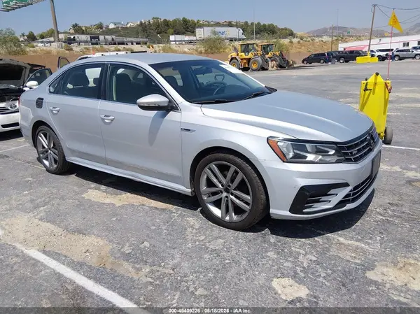 1VWDT7A33HC044415 2017 VOLKSWAGEN PASSAT - Image 1