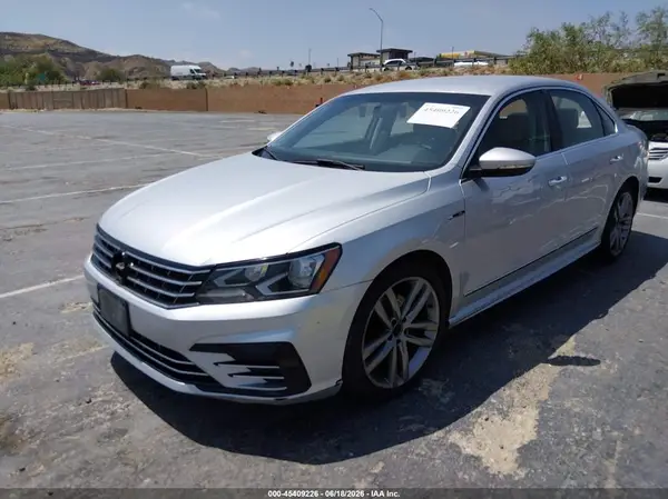 1VWDT7A33HC044415 2017 VOLKSWAGEN PASSAT - Image 2