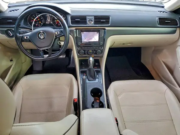 1VWDT7A33HC045516 2017 VOLKSWAGEN PASSAT - Image 8