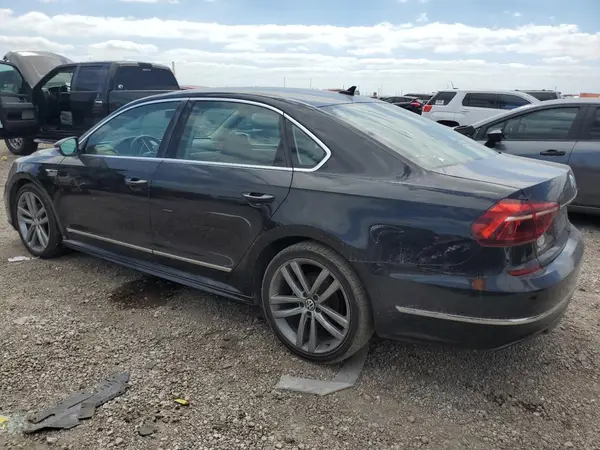 1VWDT7A33HC046455 2017 VOLKSWAGEN PASSAT - Image 2
