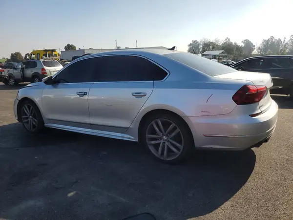 1VWDT7A33HC048495 2017 VOLKSWAGEN PASSAT - Image 2