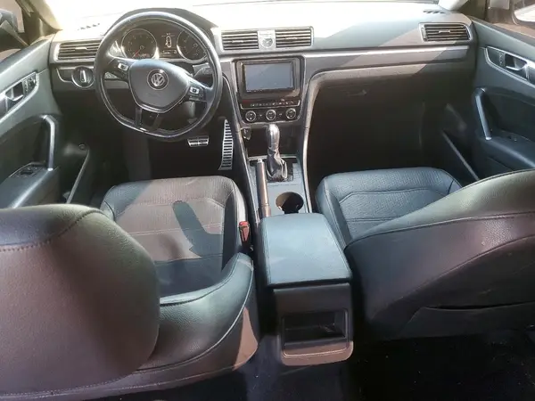 1VWDT7A33HC048495 2017 VOLKSWAGEN PASSAT - Image 8