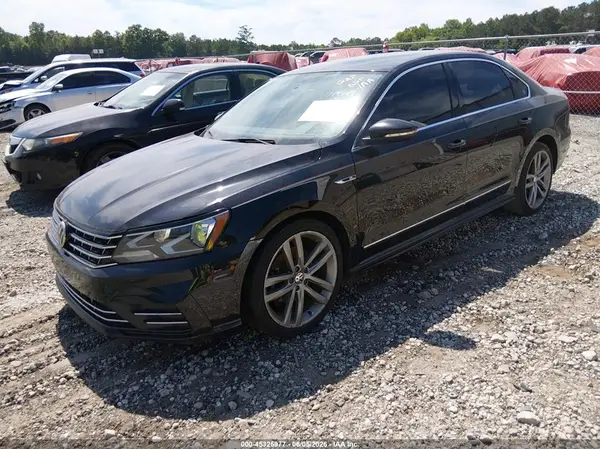 1VWDT7A33HC049565 2017 VOLKSWAGEN PASSAT - Image 2