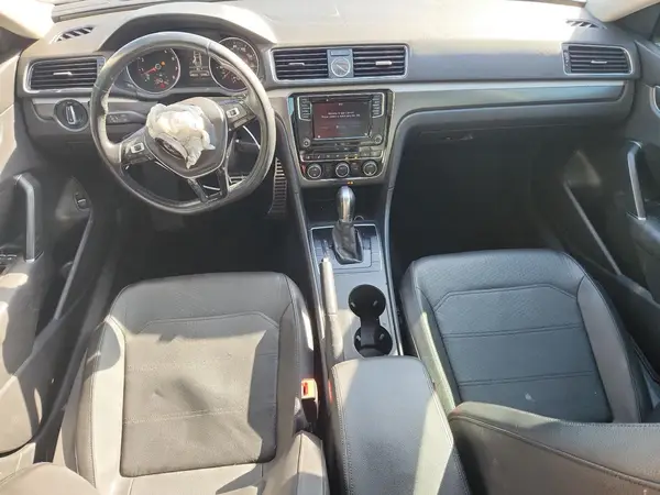 1VWDT7A33HC054653 2017 VOLKSWAGEN PASSAT - Image 8