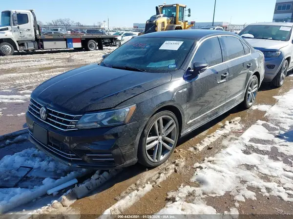 1VWDT7A33HC055267 2017 VOLKSWAGEN PASSAT - Image 2