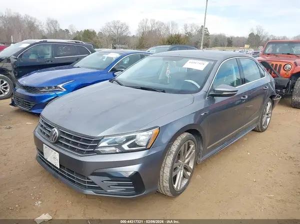 1VWDT7A33HC058444 2017 VOLKSWAGEN PASSAT - Image 2