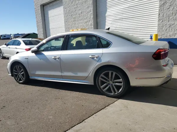 1VWDT7A33HC058783 2017 VOLKSWAGEN PASSAT - Image 2