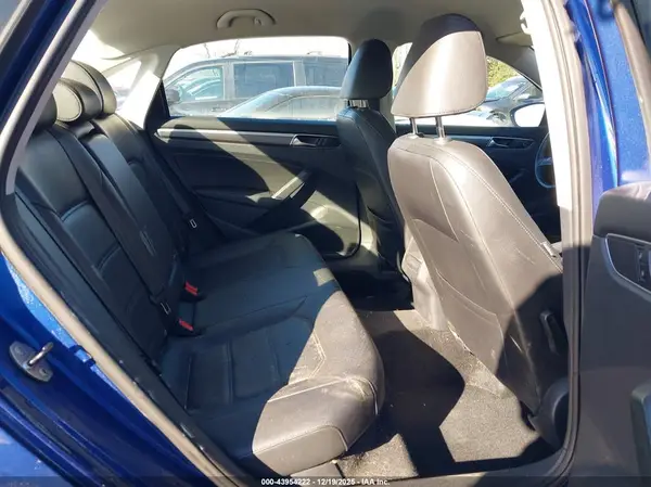 1VWDT7A33HC060274 2017 VOLKSWAGEN PASSAT - Image 8
