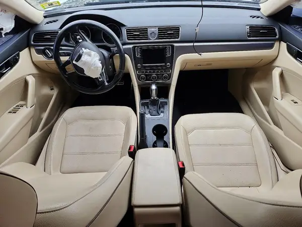 1VWDT7A33HC061196 2017 VOLKSWAGEN PASSAT - Image 8