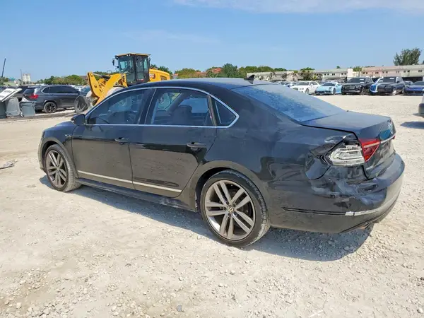 1VWDT7A33HC062476 2017 VOLKSWAGEN PASSAT - Image 2